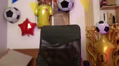 Snapshot of miel_alisha chatting on June 19, 2026, 2:10 pm miel online show from June 19, 2026, 2:10 pm