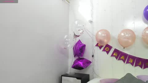 miel_gomez online show from December 9, 2024, 11:58 am