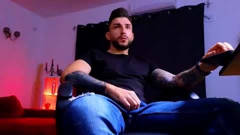 MightyAaron online show from September 18, 2025, 1:40 am