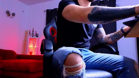 MightyAaron online show from October 13, 2025, 2:33 am