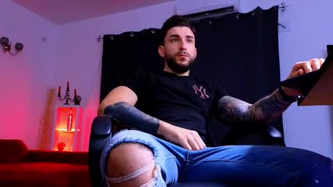 MightyAaron online show from December 3, 2025, 4:09 am