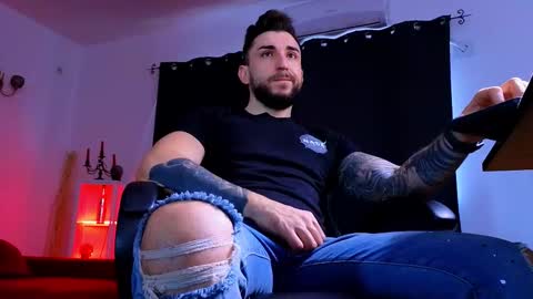 MightyAaron online show from December 18, 2025, 7:36 am