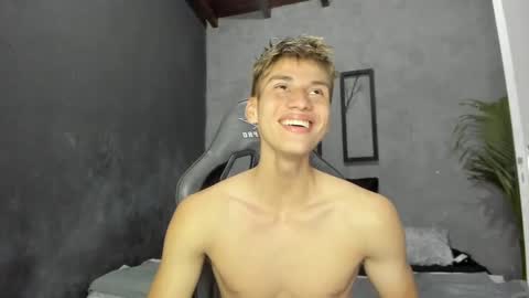 Snapshot of miguel_hz chatting on December 2, 2024, 7:05 pm Miguel Hernandez online show from December 2, 2024, 7:05 pm