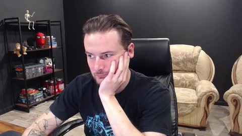 Misha Winchester online show from December 1, 2025, 10:31 am