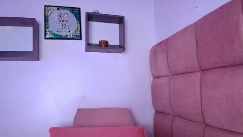 Mia  online show from September 16, 2025, 11:55 am