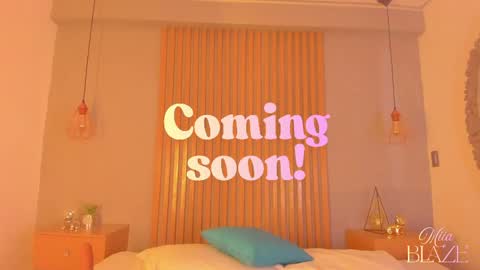 Mia online show from May 12, 2026, 11:29 am