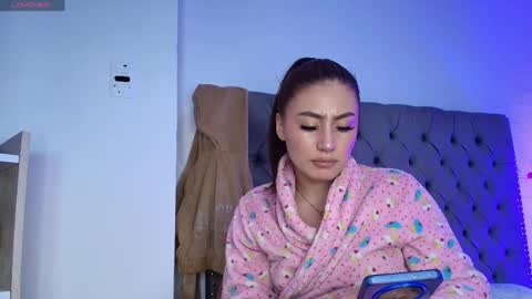 Miia Paris online show from April 10, 2026, 4:23 pm