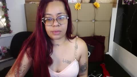 Snapshot of miia_spencer_ chatting on February 25, 2026, 12:04 pm miia online show from February 25, 2026, 12:04 pm