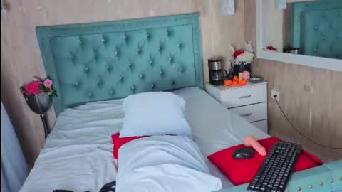 miia_velvett online show from July 28, 2026, 3:21 pm