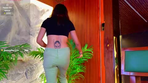 Snapshot of miiaa_cooper chatting on May 14, 2026, 4:25 pm CALL ME MIA online show from May 14, 2026, 4:25 pm