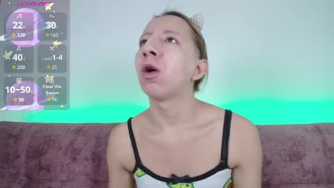 Snapshot of miiaa_doll chatting on September 9, 2025, 11:32 am MIIA online show from September 9, 2025, 11:32 am