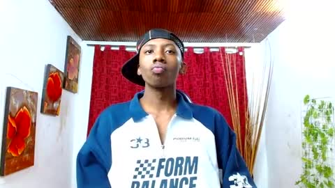 Snapshot of miilo18 chatting on July 4, 2026, 8:37 pm milo online show from July 4, 2026, 8:37 pm