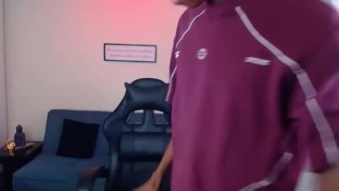 Snapshot of miiloo18 chatting on November 6, 2025, 8:10 pm Jordan online show from November 6, 2025, 8:10 pm