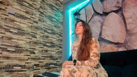 miiss_evaa online show from December 3, 2025, 11:19 am