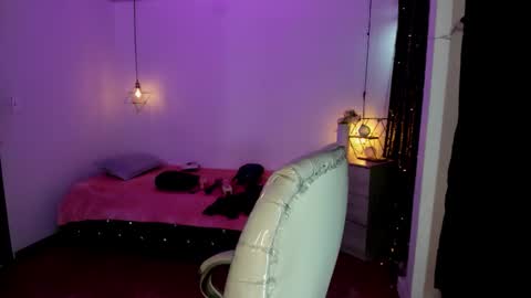 Snapshot of miiss_greyy chatting on October 10, 2025, 12:04 pm miiss_greyy online show from October 10, 2025, 12:04 pm