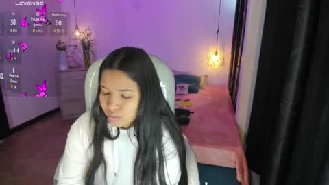 Snapshot of miiss_greyy chatting on November 1, 2025, 12:07 pm miiss_greyy online show from November 1, 2025, 12:07 pm