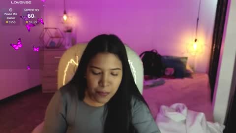 Snapshot of miiss_greyy chatting on November 18, 2025, 11:58 am miiss_greyy online show from November 18, 2025, 11:58 am