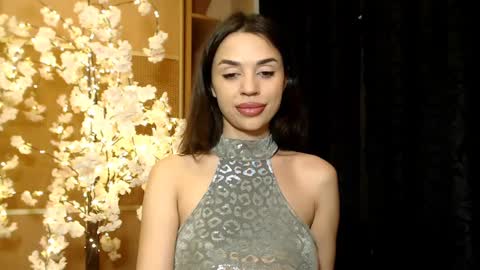 Snapshot of mika_gold7 chatting on December 23, 2024, 4:50 pm Mika online show from December 23, 2024, 4:50 pm