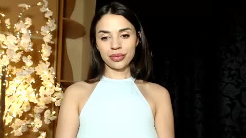 Snapshot of mika_gold7 chatting on January 2, 2025, 10:48 am Mika online show from January 2, 2025, 10:48 am