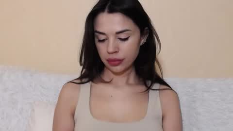 Snapshot of mika_gold7 chatting on March 6, 2025, 9:14 am Mika online show from March 6, 2025, 9:14 am