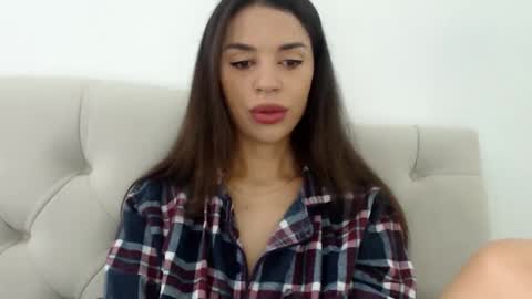 Snapshot of mika_gold7 chatting on October 4, 2025, 9:29 am Mika online show from October 4, 2025, 9:29 am