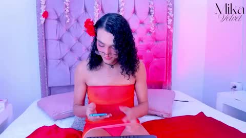 Snapshot of mika_velvet chatting on February 20, 2026, 9:15 pm mika_velvet online show from February 20, 2026, 9:15 pm