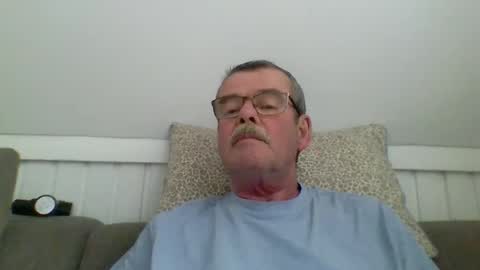mikael42 online show from April 25, 2026, 12:52 pm