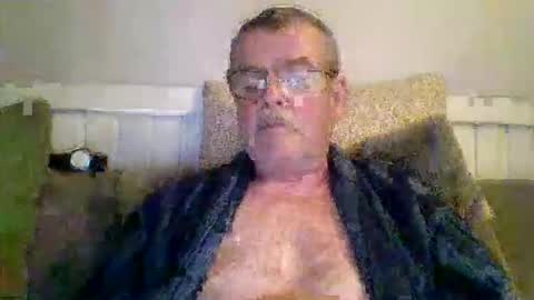mikael42 online show from April 25, 2026, 7:00 pm
