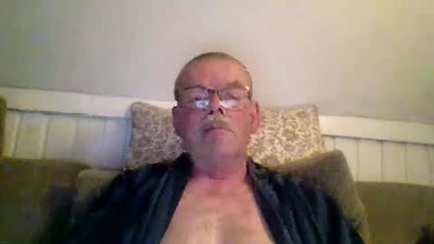 mikael42 online show from May 5, 2026, 7:44 pm