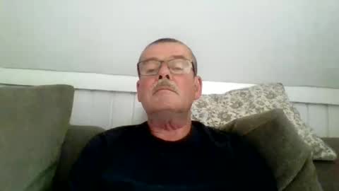 mikael42 online show from May 16, 2026, 10:01 am