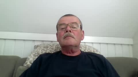 mikael42 online show from May 23, 2026, 12:31 pm