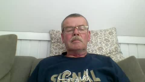 mikael42 online show from June 2, 2026, 12:40 pm