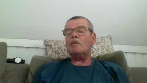 mikael42 online show from June 5, 2026, 12:44 pm
