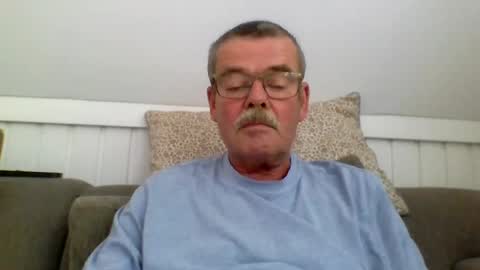 mikael42 online show from August 8, 2026, 9:55 am