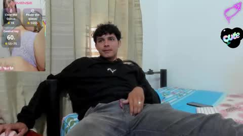 Snapshot of mikael_stor chatting on November 12, 2025, 1:00 pm mikael_stor online show from November 12, 2025, 1:00 pm