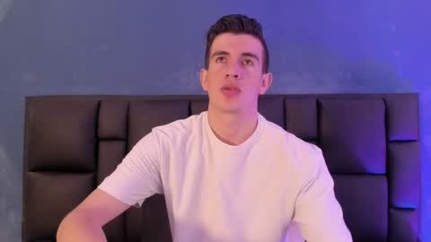 mikael online show from January 14, 2026, 3:23 am