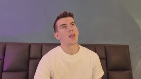 mikael online show from March 1, 2026, 4:14 am