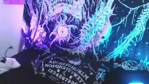 Mika online show from March 11, 2026, 11:33 pm