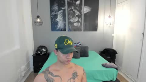 Snapshot of mike2_wills chatting on December 3, 2024, 1:08 am Mike2 wills online show from December 3, 2024, 1:08 am