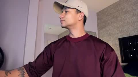 Snapshot of mike2_wills chatting on December 5, 2024, 6:54 am Mike2 wills online show from December 5, 2024, 6:54 am