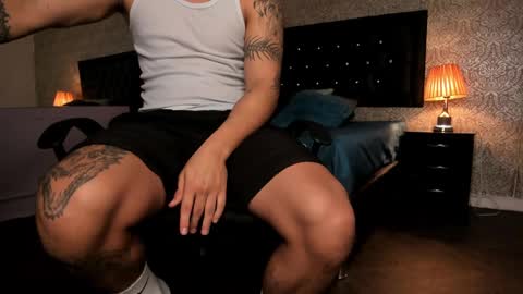 Snapshot of mike2_wills chatting on December 14, 2024, 3:29 am Mike2 wills online show from December 14, 2024, 3:29 am