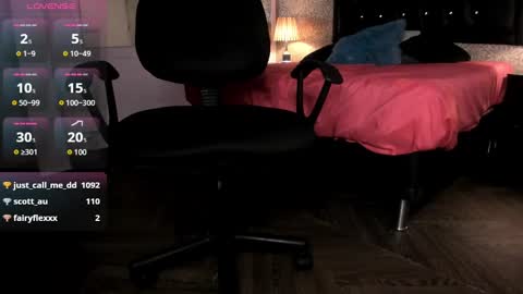 Snapshot of mike2_wills chatting on December 22, 2024, 9:55 am Mike2 wills online show from December 22, 2024, 9:55 am