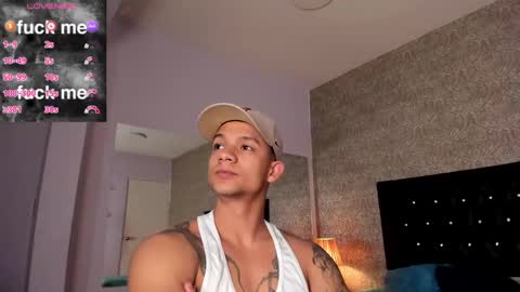 Snapshot of mike2_wills chatting on January 16, 2025, 6:35 am Mike2 wills online show from January 16, 2025, 6:35 am