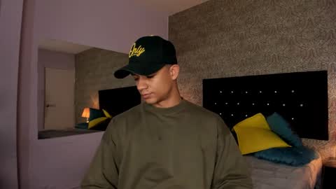 Snapshot of mike2_wills chatting on January 18, 2025, 6:03 am Mike2 wills online show from January 18, 2025, 6:03 am