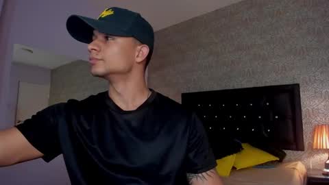 Snapshot of mike2_wills chatting on January 23, 2025, 8:15 am Mike2 wills online show from January 23, 2025, 8:15 am