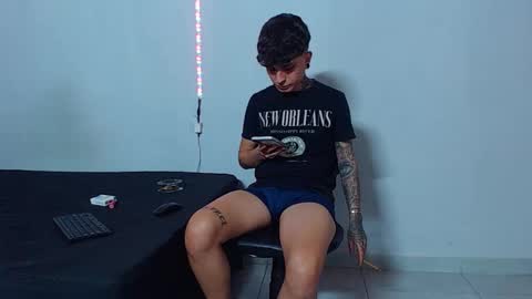 Snapshot of mike777jr chatting on October 8, 2025, 3:59 am Mike IMDEPENDIENT MODEL online show from October 8, 2025, 3:59 am