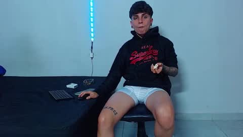 Snapshot of mike777jr chatting on October 9, 2025, 5:05 am Mike IMDEPENDIENT MODEL online show from October 9, 2025, 5:05 am