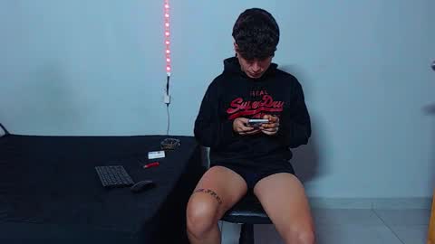 Snapshot of mike777jr chatting on October 12, 2025, 4:22 am Mike IMDEPENDIENT MODEL online show from October 12, 2025, 4:22 am