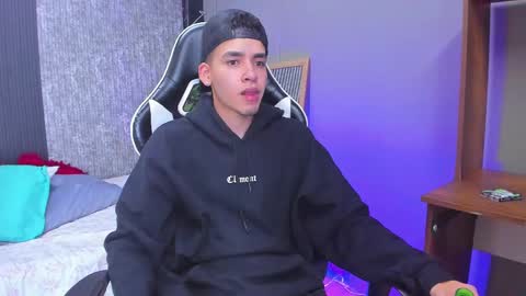 Mike 0233 online show from March 6, 2025, 3:57 am