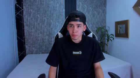 Mike 0233 online show from October 7, 2025, 4:53 am